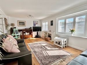 Lounge- click for photo gallery